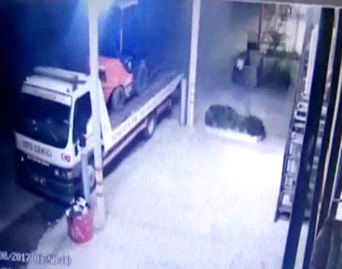 30 Saniyede Çekici Hırsızlığı Kamerada
