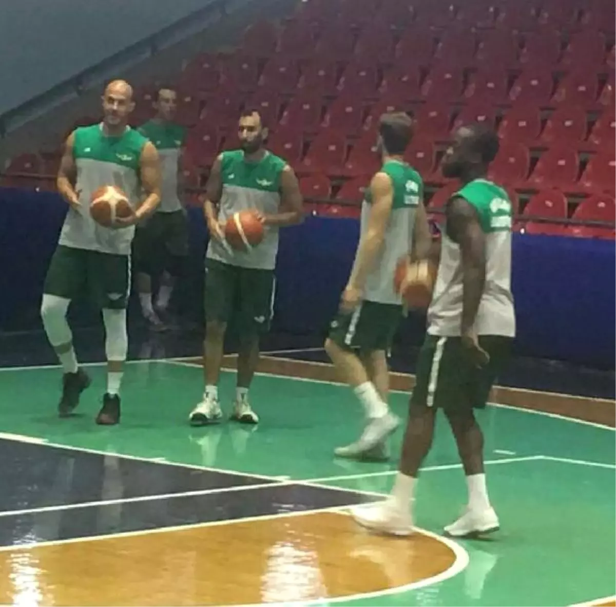 Akhisar Belediyespor, Basketbolda Yeni Sezon Hazırlıklarına Başladı