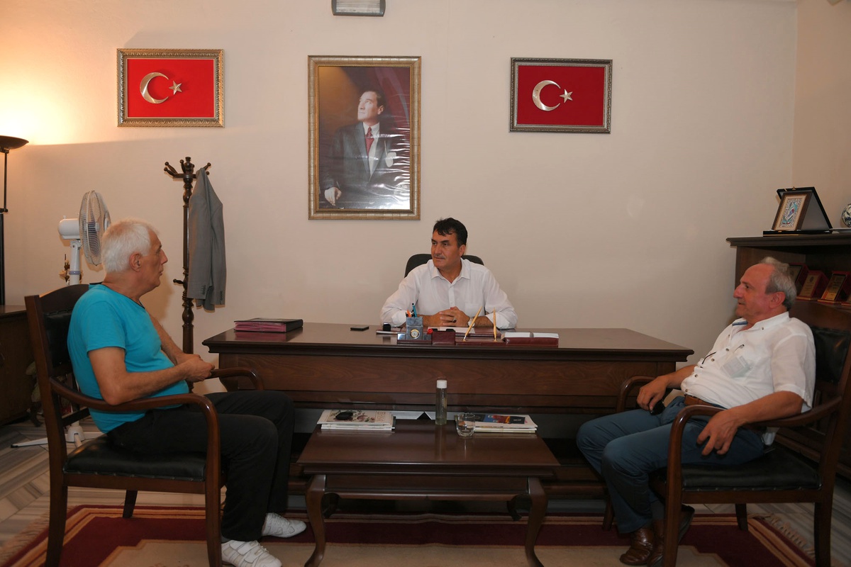Alacahırkaspor Yönetimi Dündar\'ı Ziyaret Etti