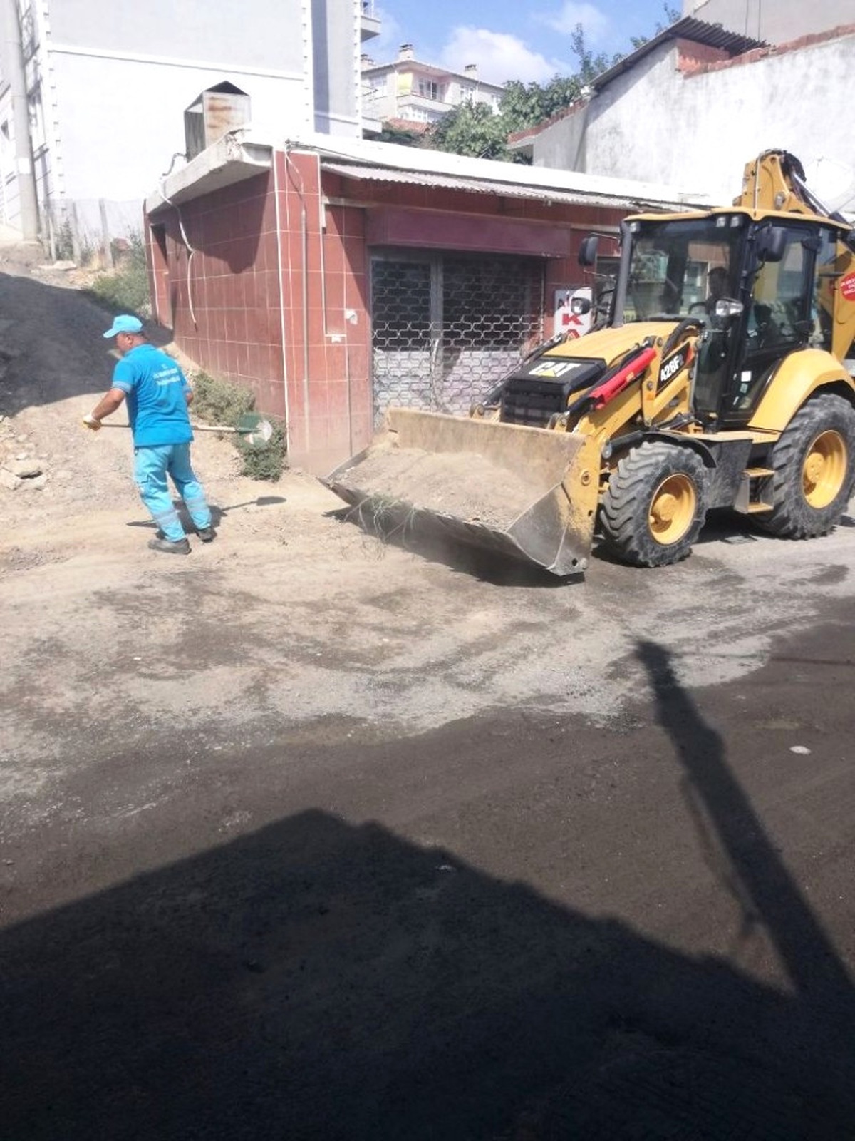 Ana Arterlerde Yol Kenarları Temizlendi