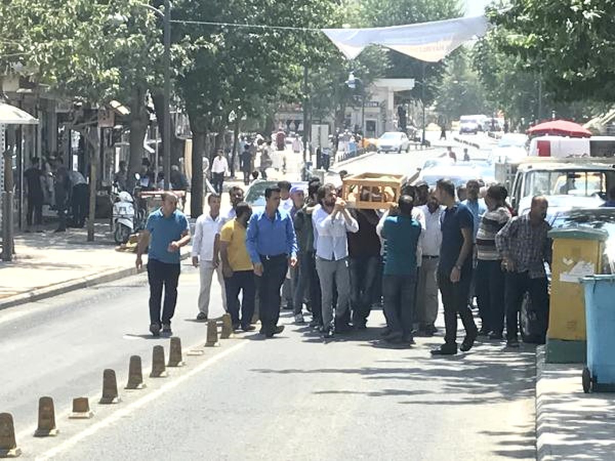 Atama Bekeyen Öğretmen Beyin Kanamasından Öldü