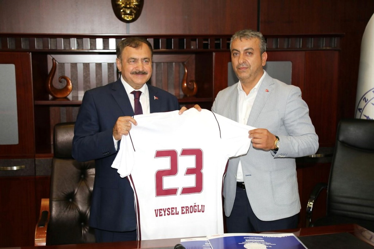 Bakan Eroğlu Elazığ Belediyesi\'ni Ziyaret Etti