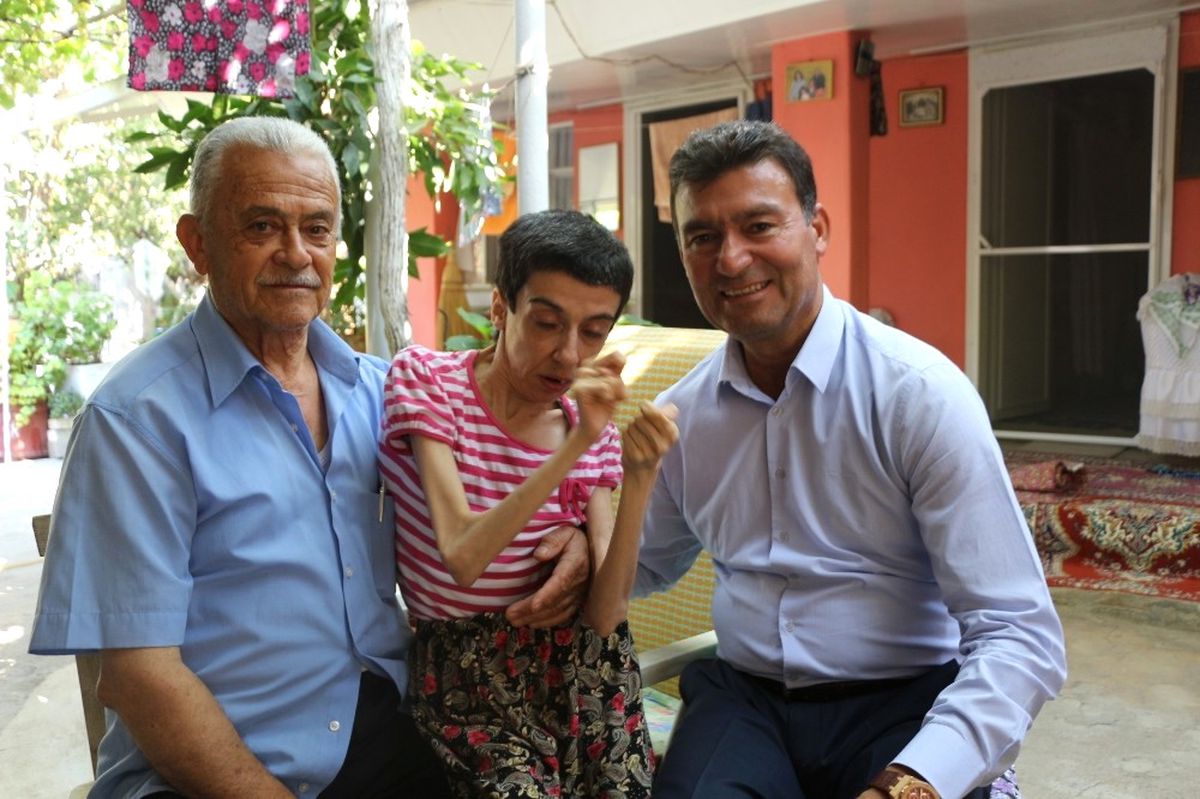 Başkan Akın, Aylin\'e Işık Oldu