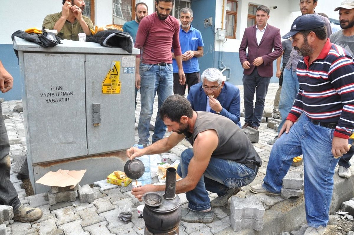 Başkan Karaçanta, İşçilerle Kahvaltı Yaptı