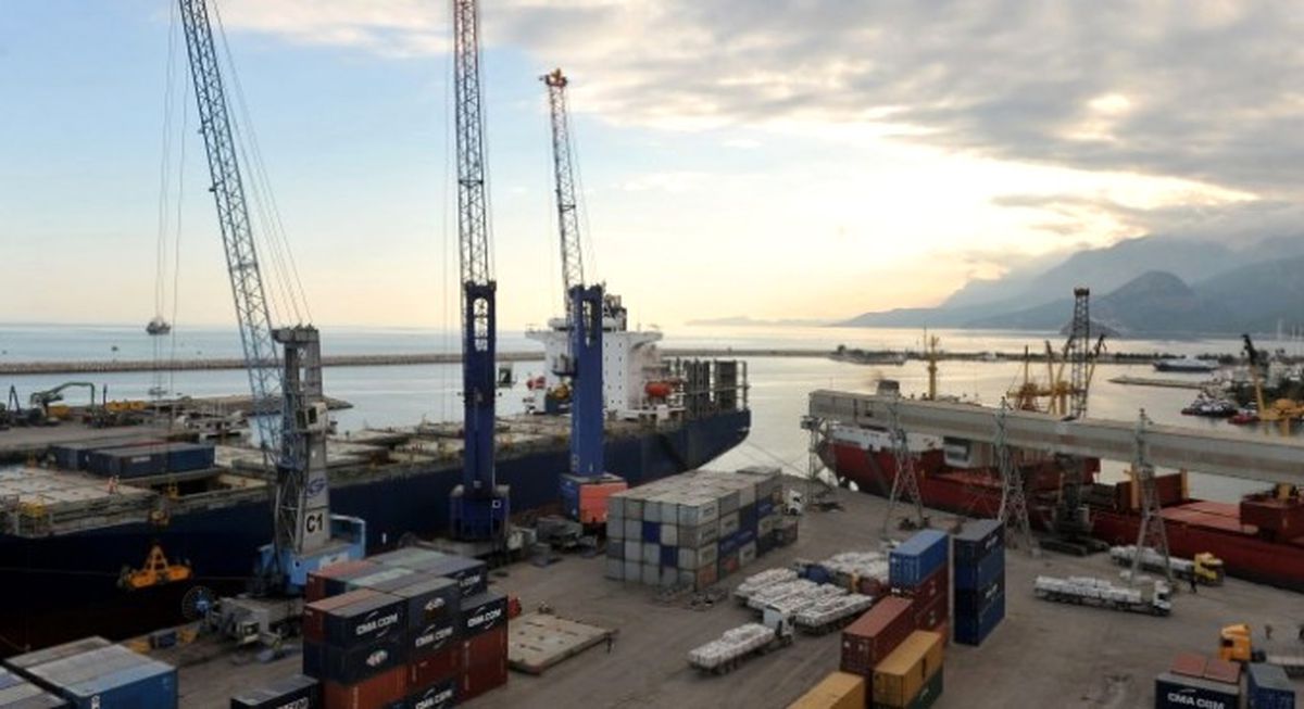 Batı Akdeniz\'in İhracatı 1 Milyar Doları Aştı