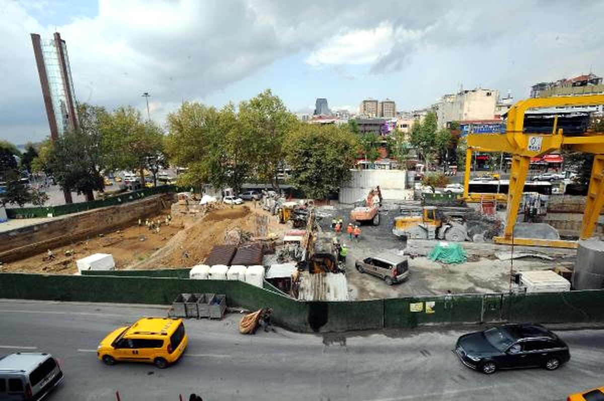 Beşiktaş\'ta Metro İstasyon İnşaatında Tarihi Kalıntılar Bulundu