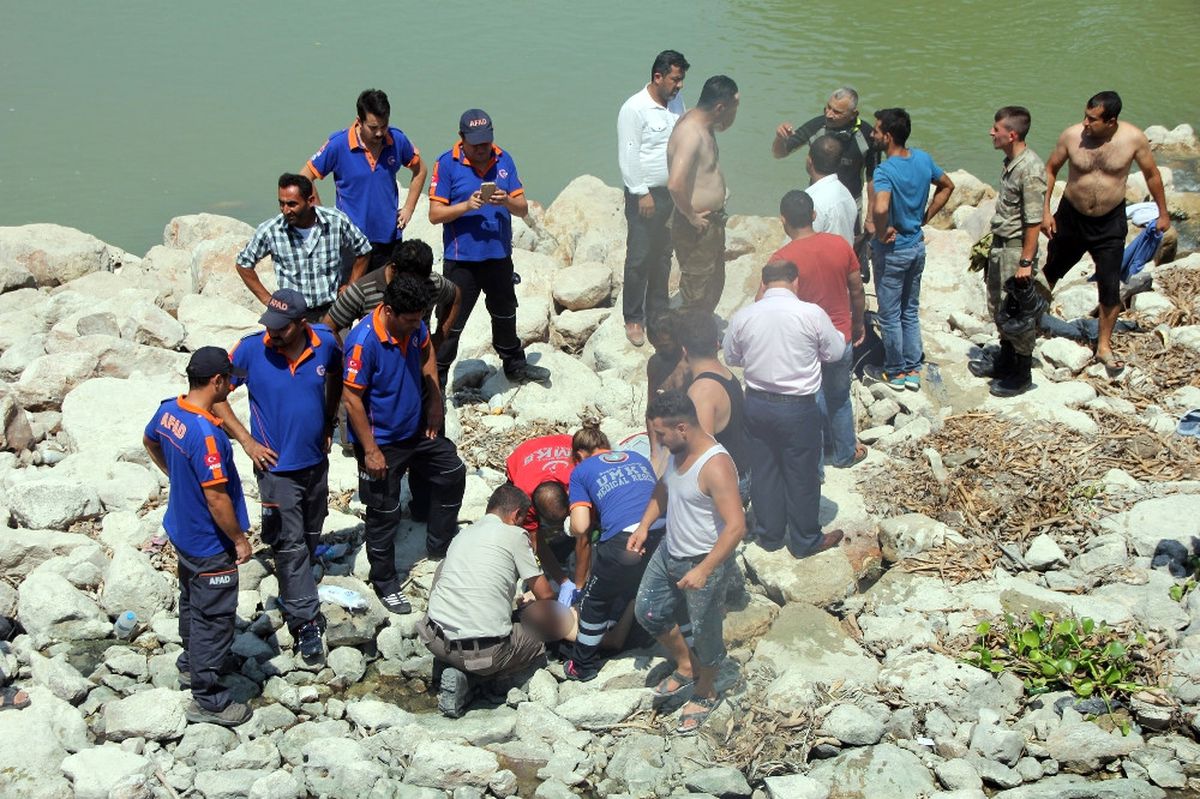 Hatay\'da 2 Kardeş Asi Nehri\'nde Boğuldu