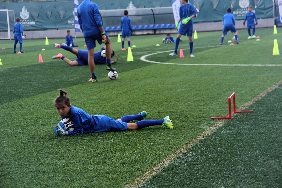 İbb ve Başakşehir Spor Kulübü Geleceğin Kalecilerini Yetiştiriyor