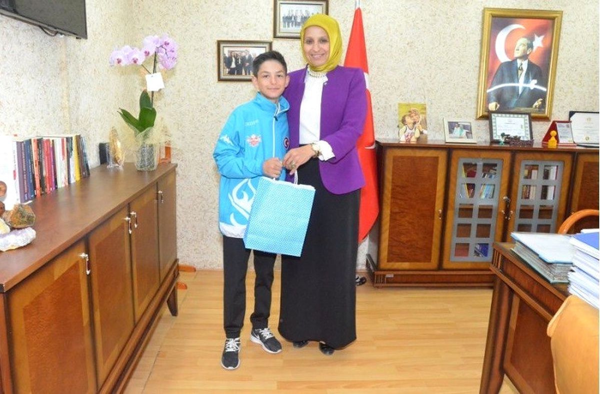 İl Milli Eğitim Müdürü Durmuş, Başarılı Sporcuyu Ağırladı