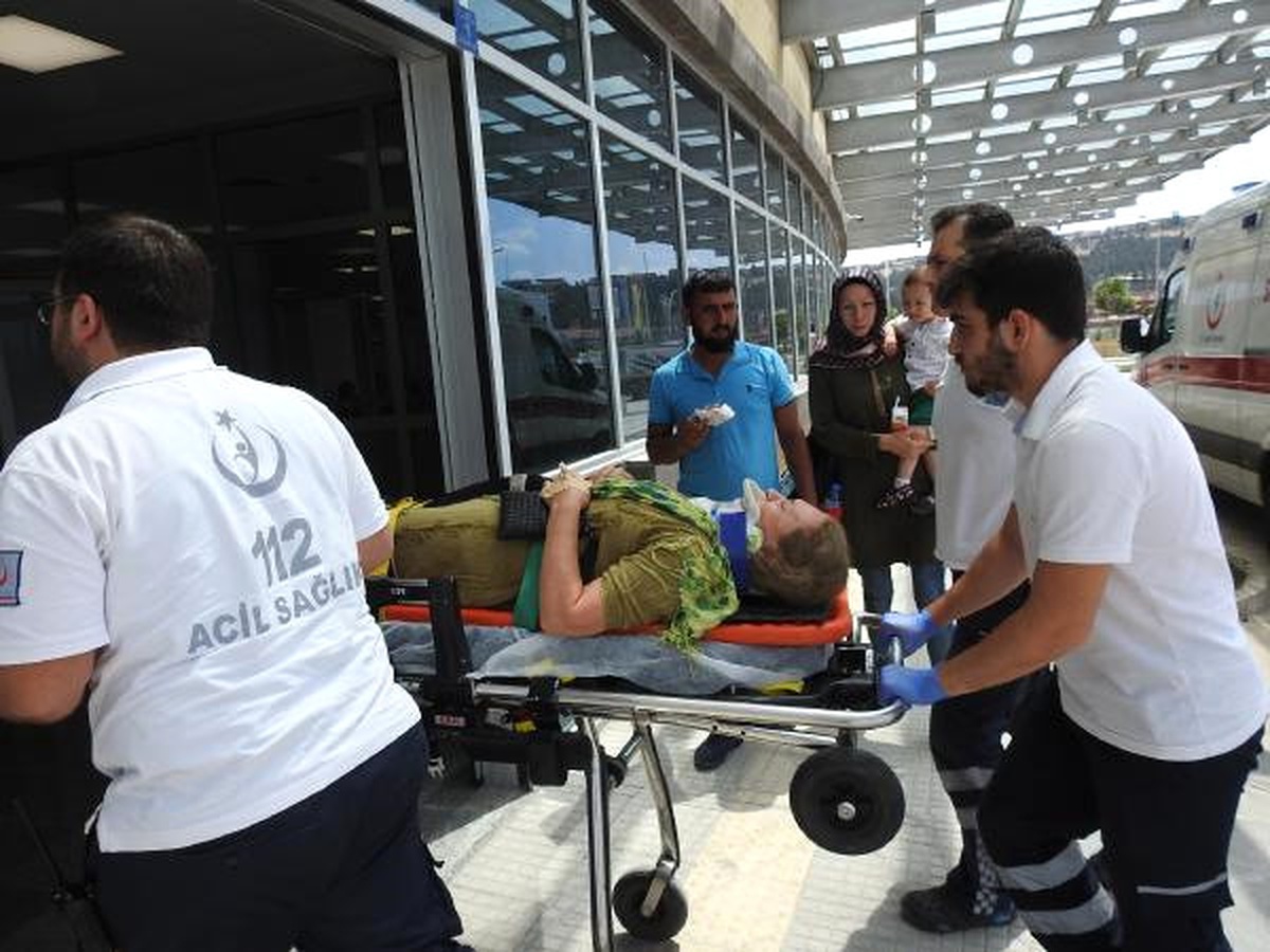 Kadına Çarpan Motosiklet Sürücüsü Kaçtı