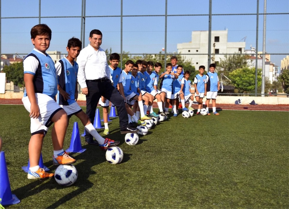 Kepez\'de 4 Bin Öğrenciye Spor Eğitimi Verildi