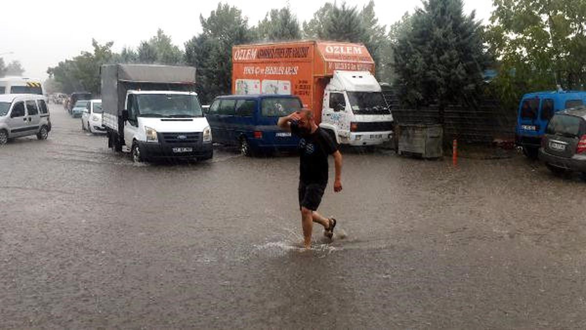 Kocaeli\'de Yağmur Etkili Oldu
