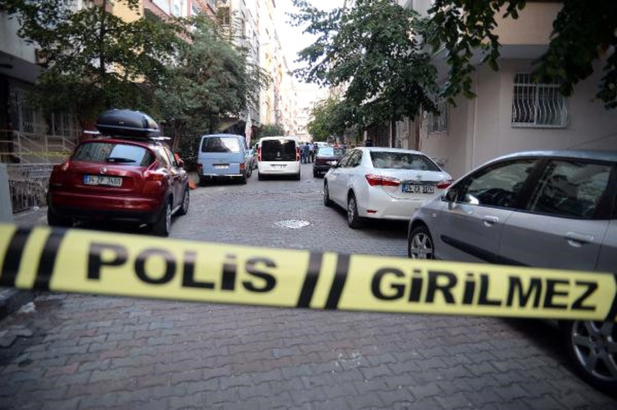 Kuyumcuyu Silahla Yaralayıp, 8 Kilo Altını Alarak Kaçtılar