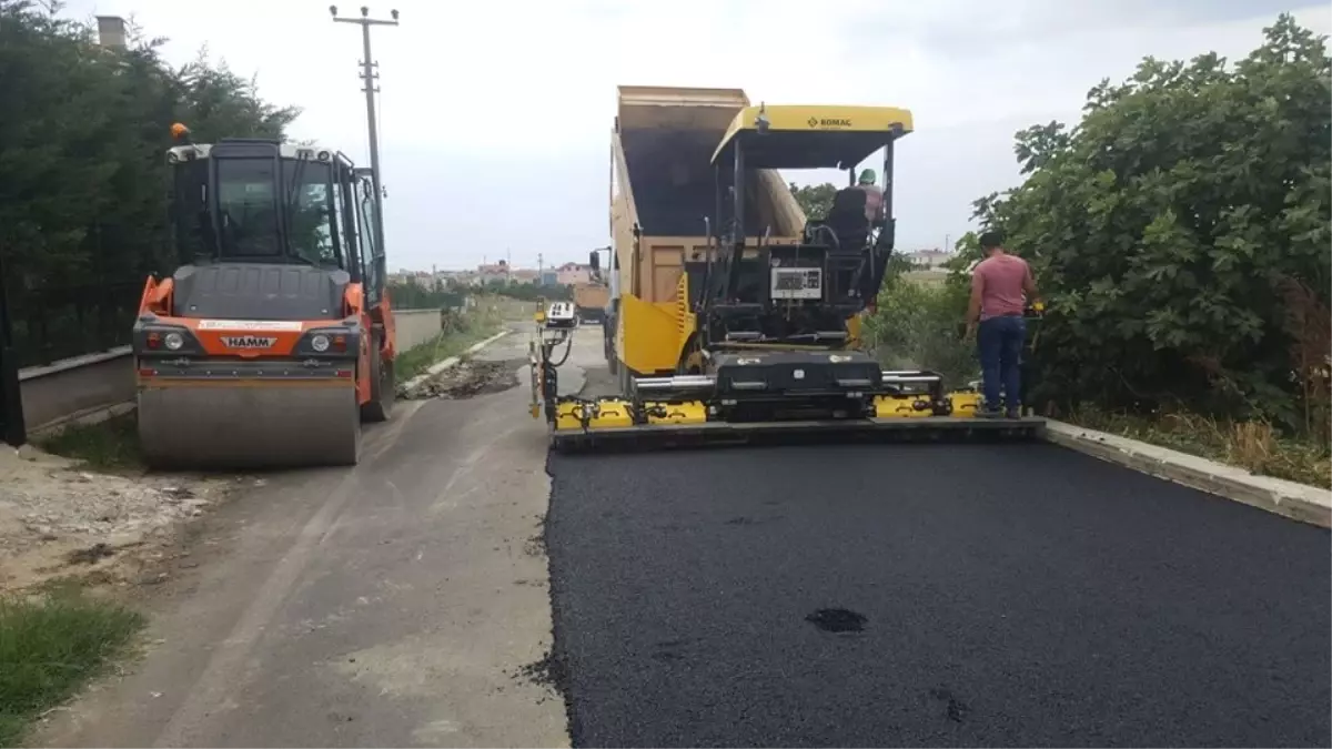 Marmaraereğlisi\'nde Yol Yapım Hizmeti Devam Ediyor