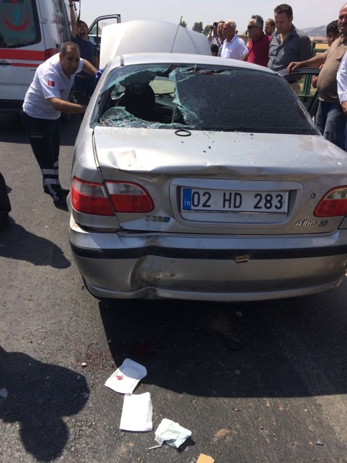 Motosiklet Otomobile Arkadan Çarptı: 2 Yaralı