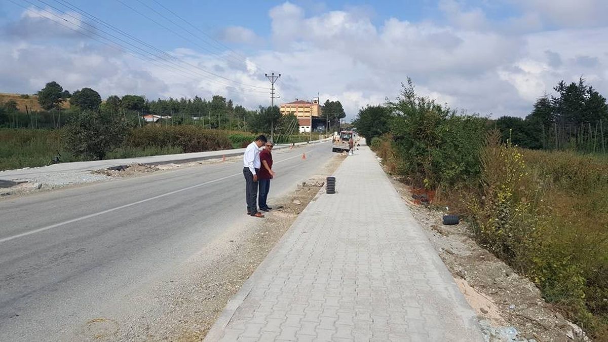 Pazaryeri\'nde Kaldırım Çalışmaları Devam Ediyor