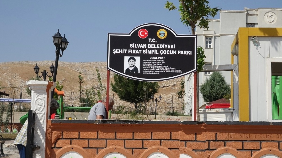 PKK\'nın Katlettiği Fırat Sımpil\'in Adı Parkta Yaşatılacak