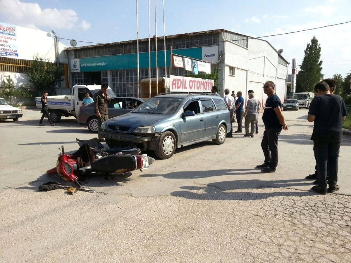 Sandıklı\'da Trafik Kazası: 1 Yaralı