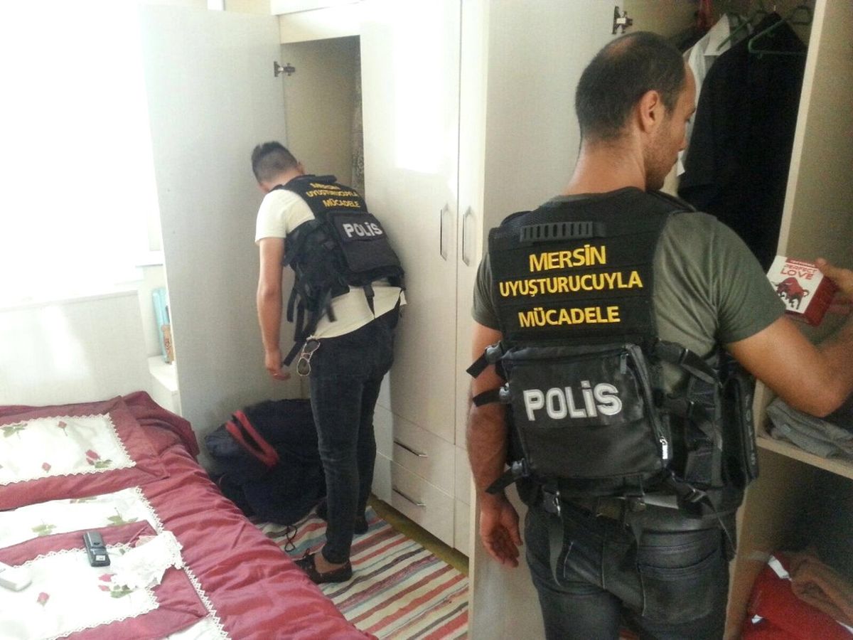 Tarsus\'ta Uyuşturucu Operasyonu