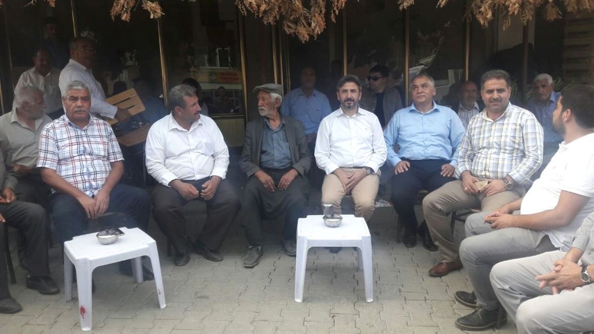 TBMM Başkan Vekili Aydın Çelikhan\'da Vatandaşlarla Bir Araya Geldi
