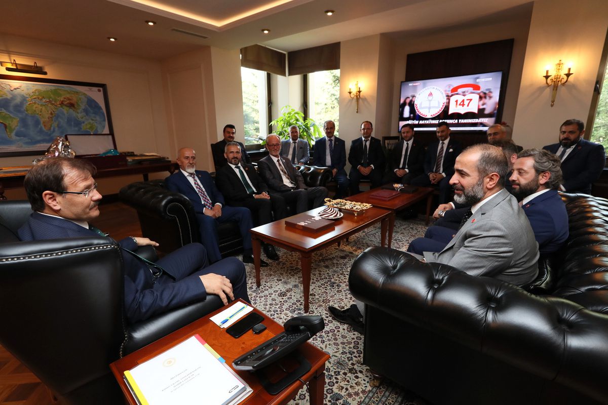 TÜMSİAD Bursa\'dan Hakan Çavuşoğlu\'na Hayırlı Olsun Ziyareti