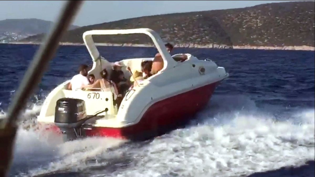 Turist Süsü Vererek Kaçmaya Çalıştılar