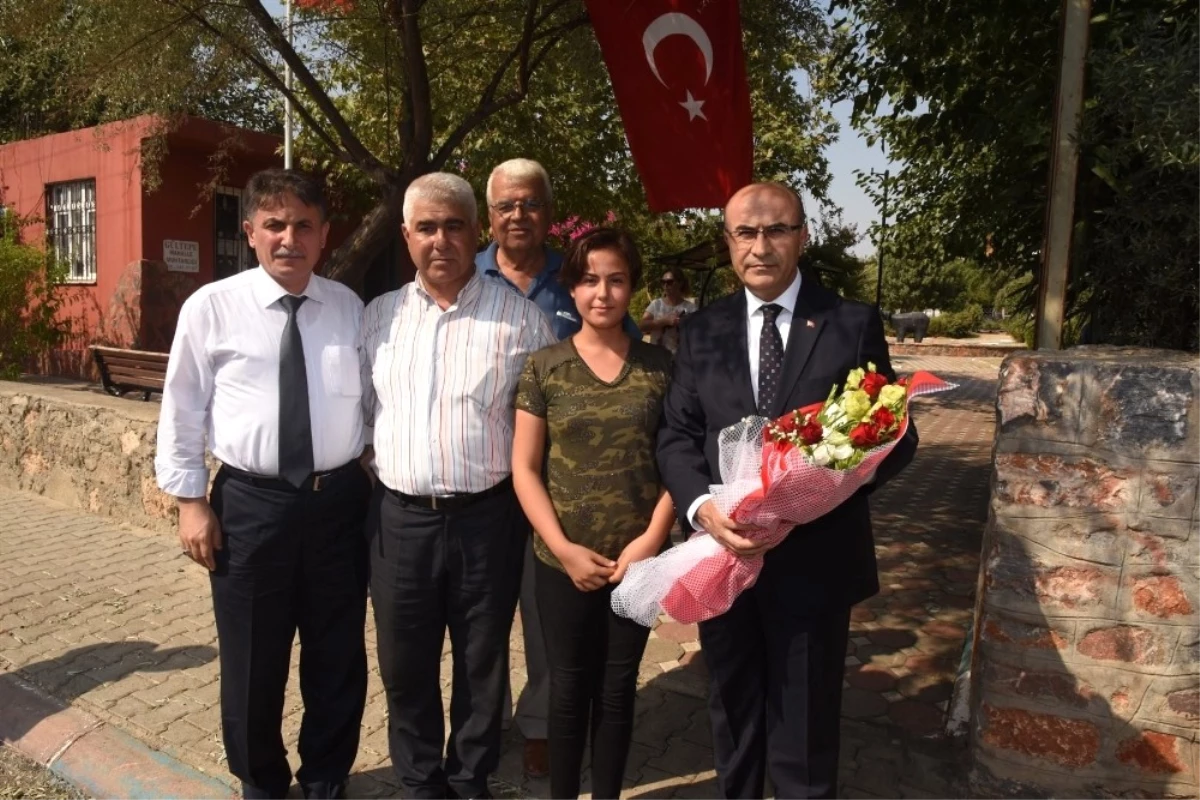 Vali Demirtaş, Sarıçam İlçesinde Muhtar ve Vatandaşlarla Bir Araya Geldi