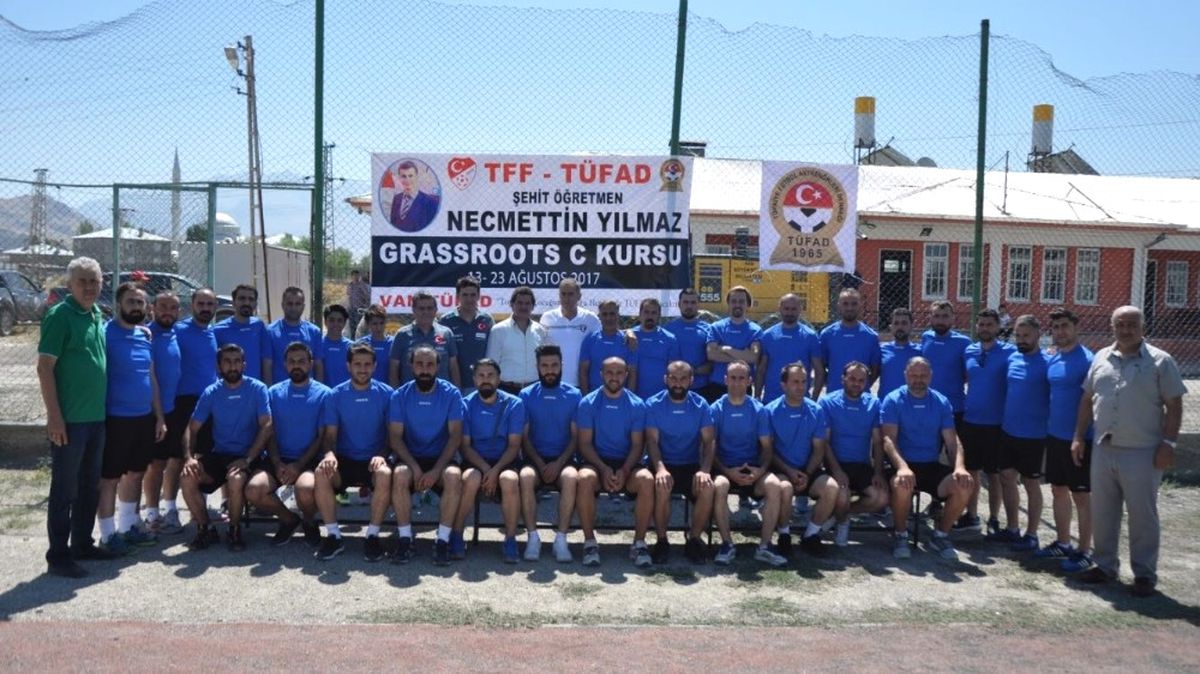 Van\'da Düzenlenen "Grassroots C Futbol Antrenörlük Kursu" Devam Ediyor