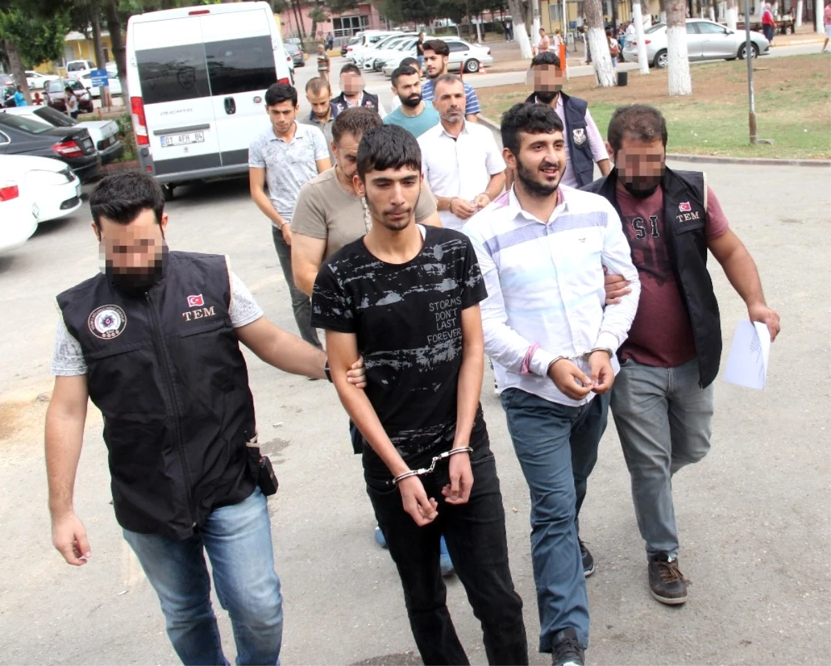 Adana\'da PKK Operasyonunda Gözaltına Alınan 23 Kişi Adliyeye Sevk Edildi