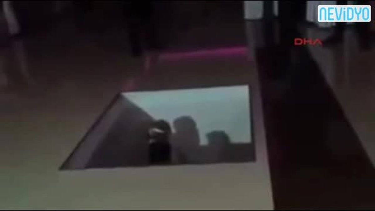 Asansör, Gelin ve Damadın Kabusu Oldu