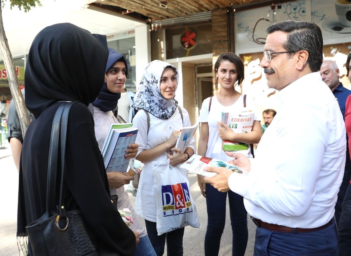 Başkan Atilla, Bismil\'de Vatandaşlarla Buluştu