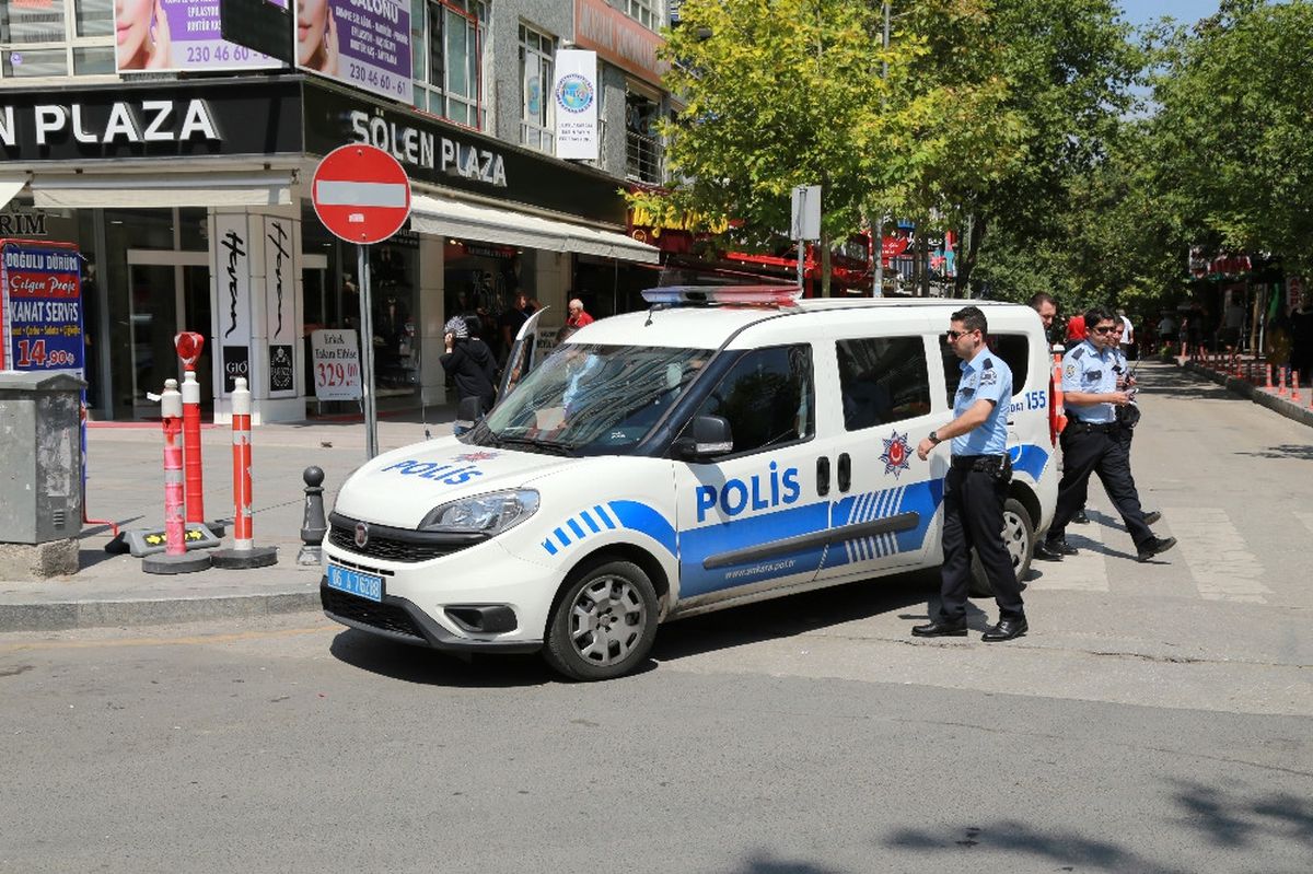 Başkent\'te Bıçaklar Konuştu: 1\'i Ağır 3 Yaralı