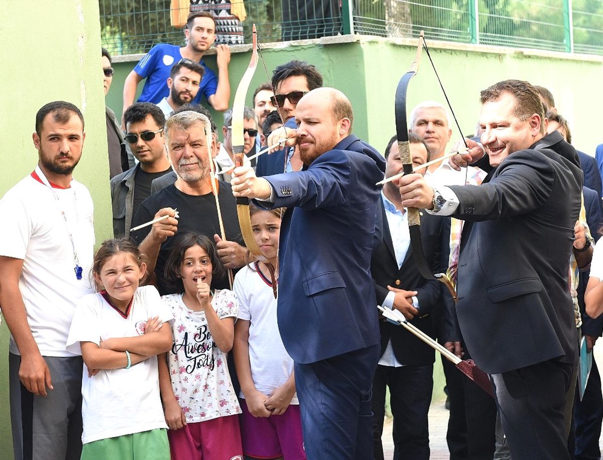 Bilal Erdoğan Balıkesir\'de Ok Attı