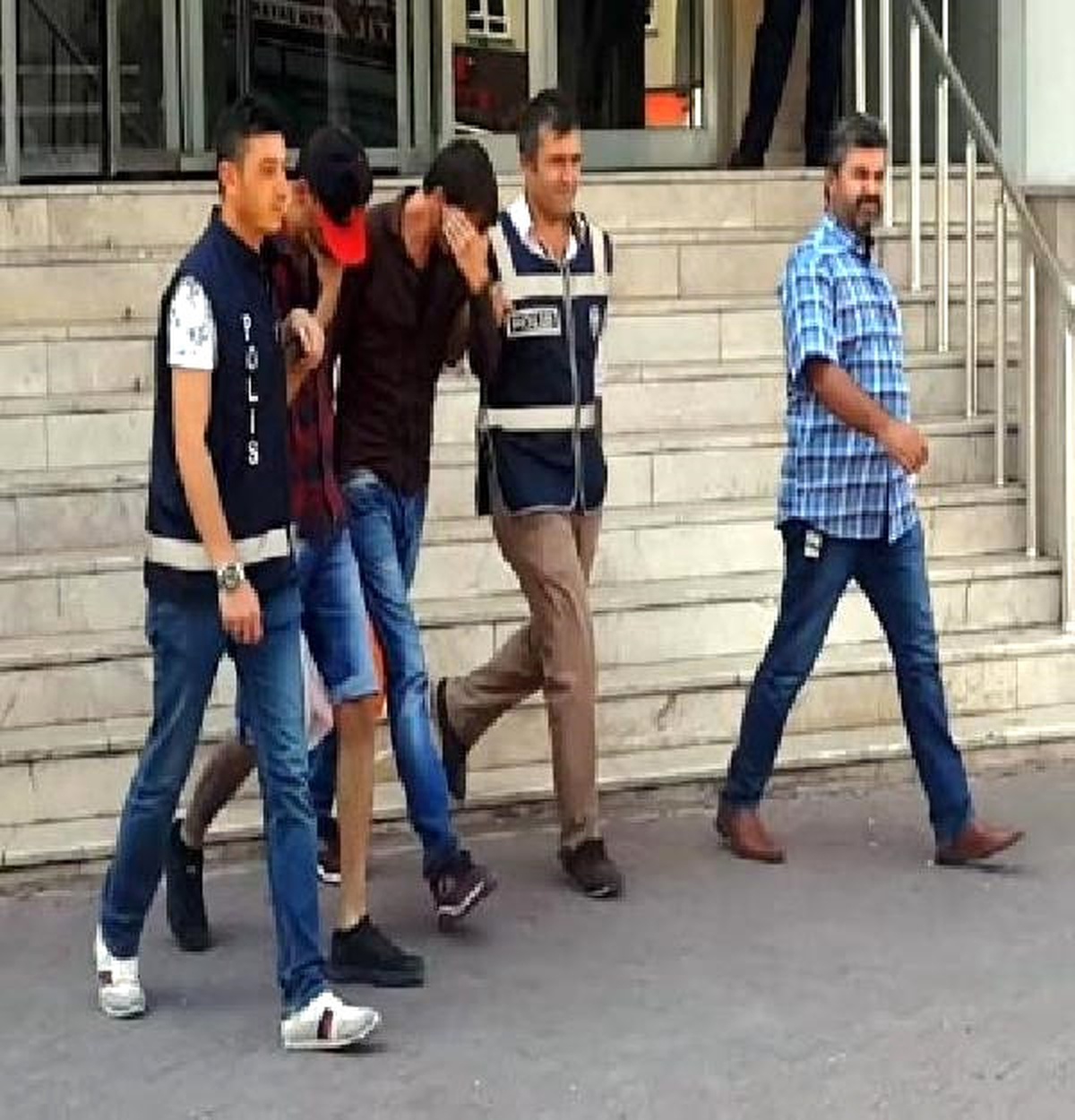 Bisiklet Hırsızını Boynundaki Dövme Yakalattı