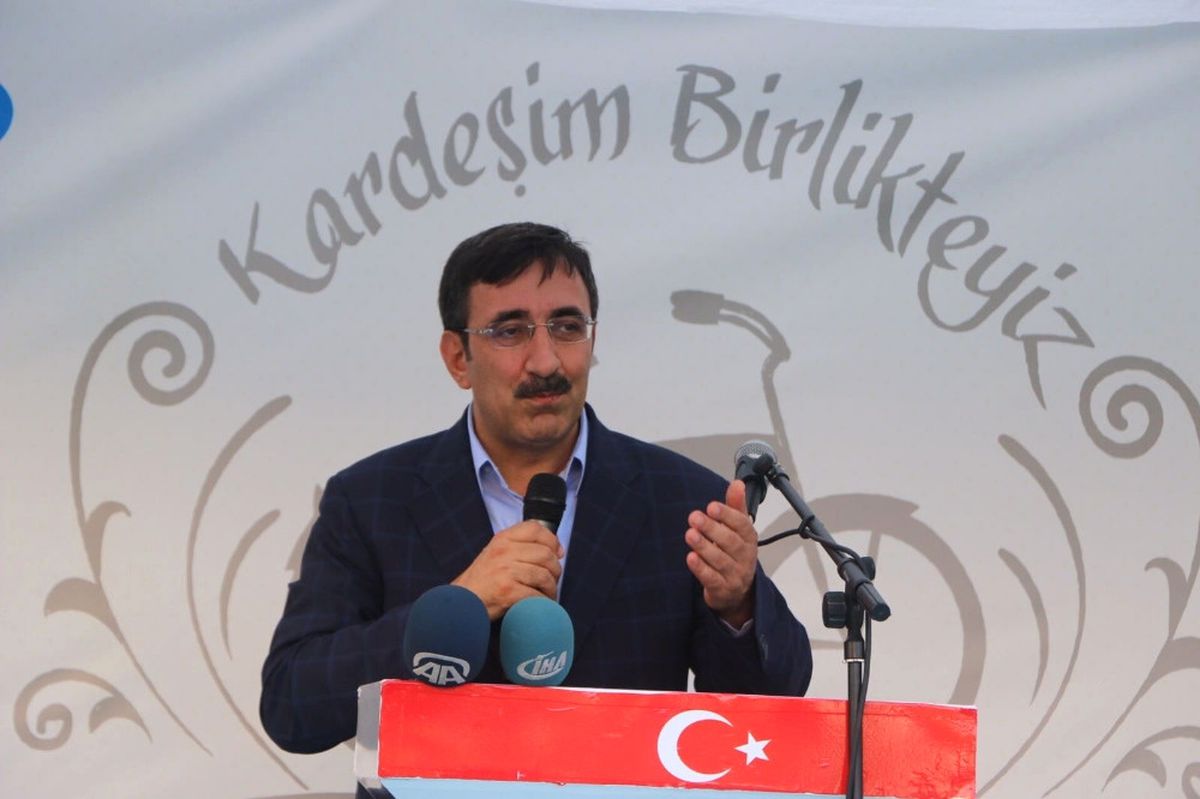 Biz Bir ve Bütünüz"