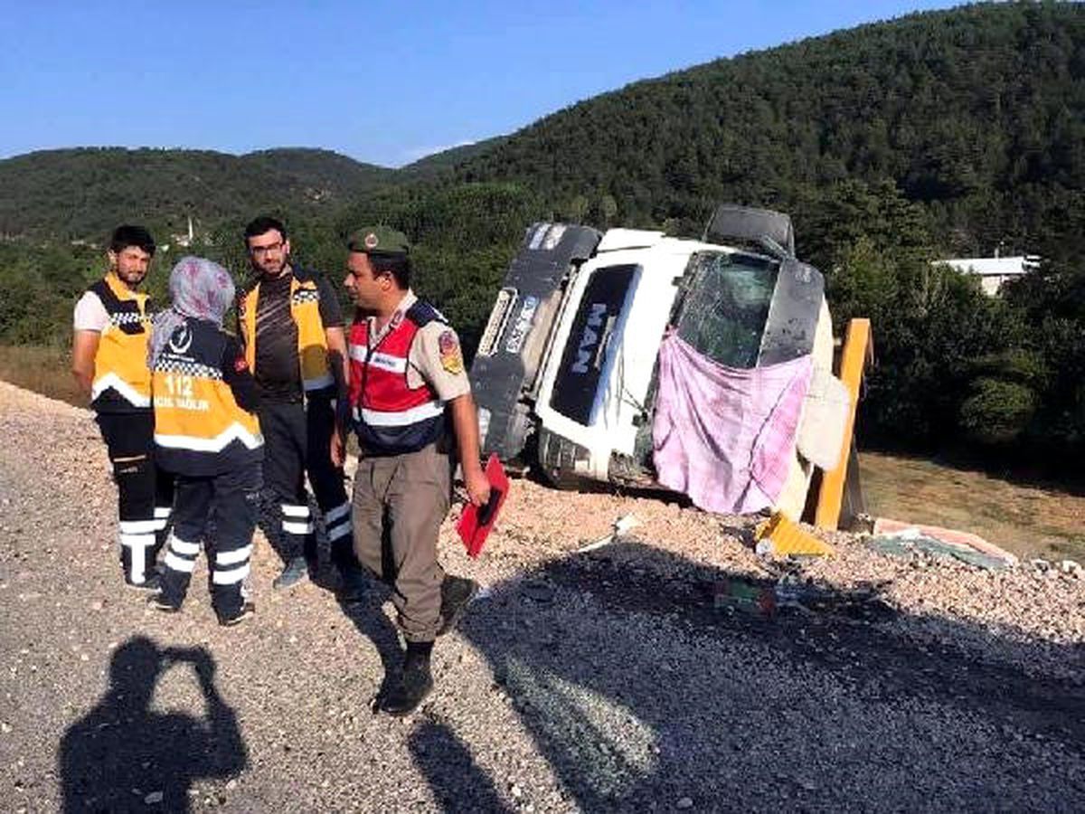 Devrilen Hafriyat Kamyonunun Sürücüsü Öldü