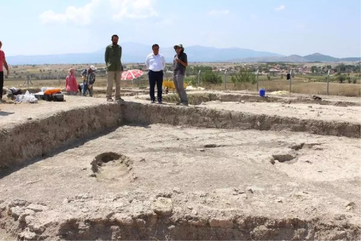 Ekşi Höyük\'te, 8 Bin 600 Yıllık Bulgulara Ulaşıldı