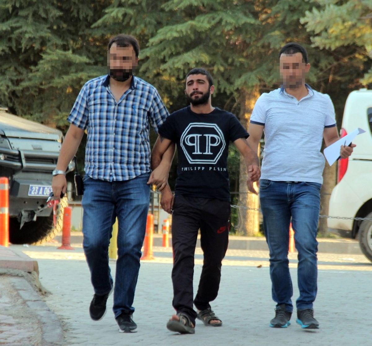 Elazığ\'da Pkk/kck Operasyonu: 11 Gözaltı