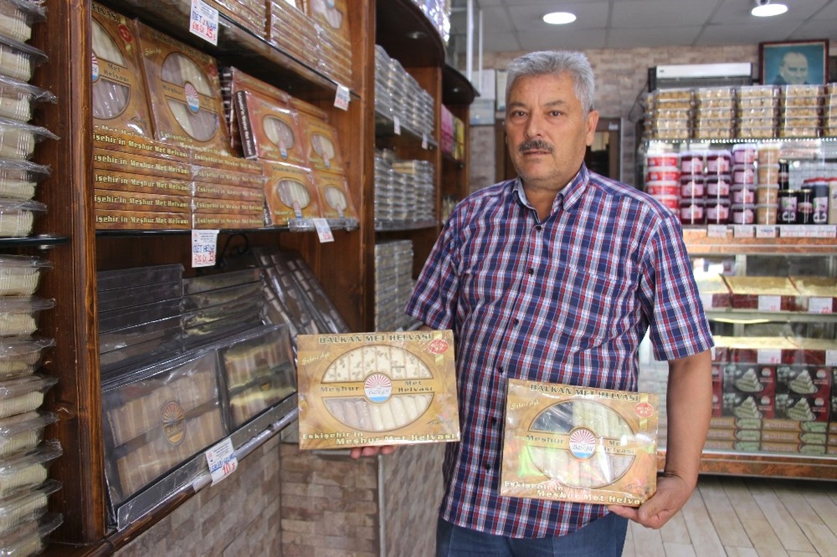 Eskişehir\'in Ünlü \'Met Helvası\'nı Dünya Yiyor