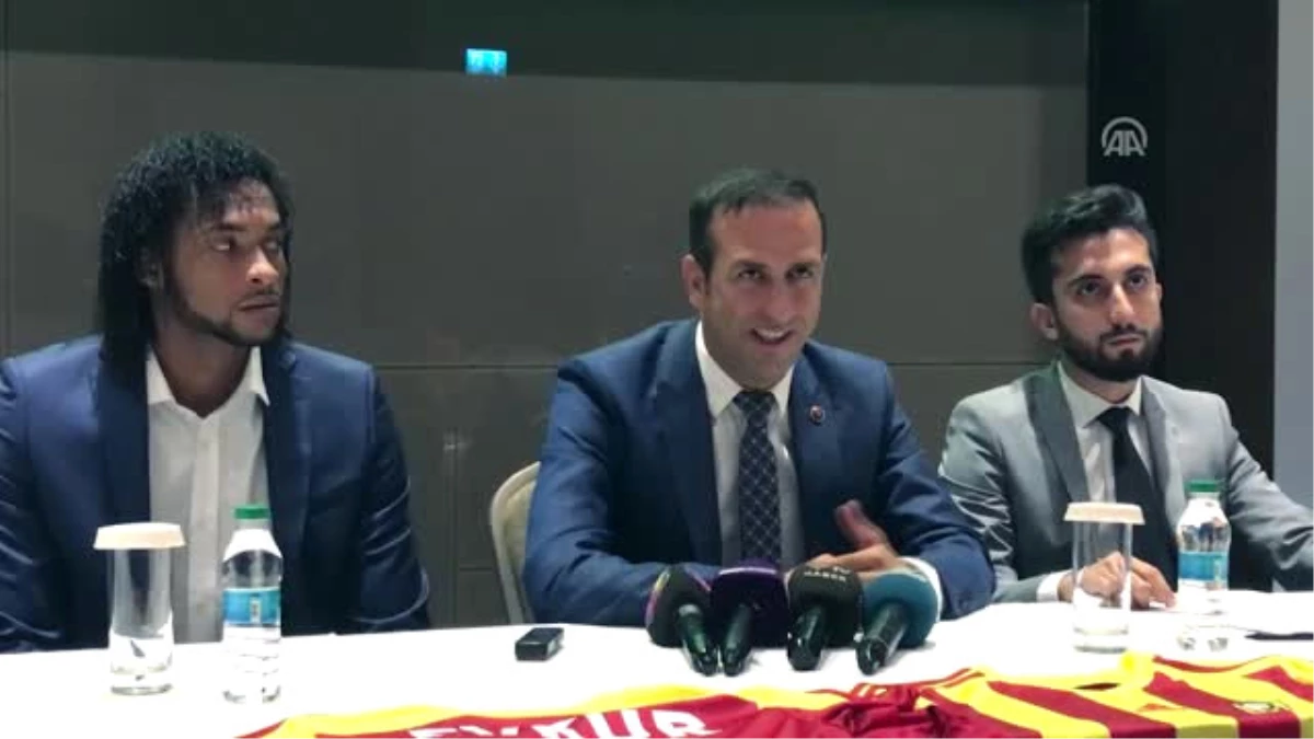 Evkur Yeni Malatyaspor\'un Yeni Transferleri İmza Attı - İstanbul