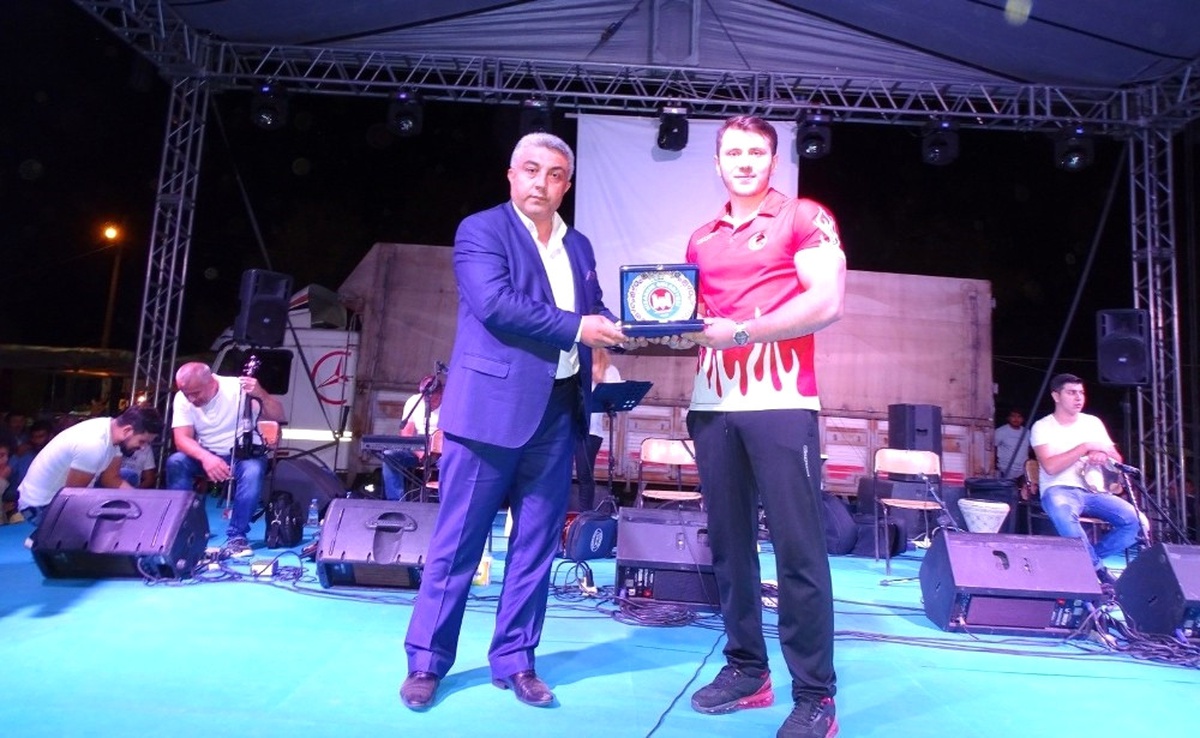 Hisarcık Belediyesinden Milli Sporcuya Destek