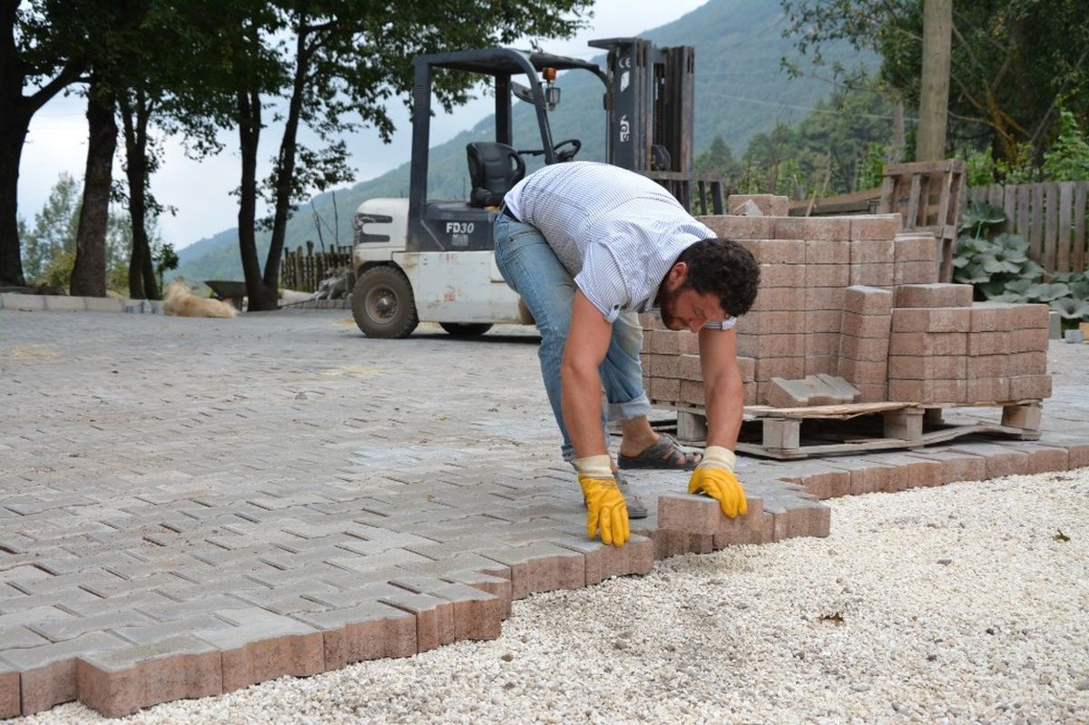 Kartepe\'de Üst Yapı Çalışmaları Sürüyor