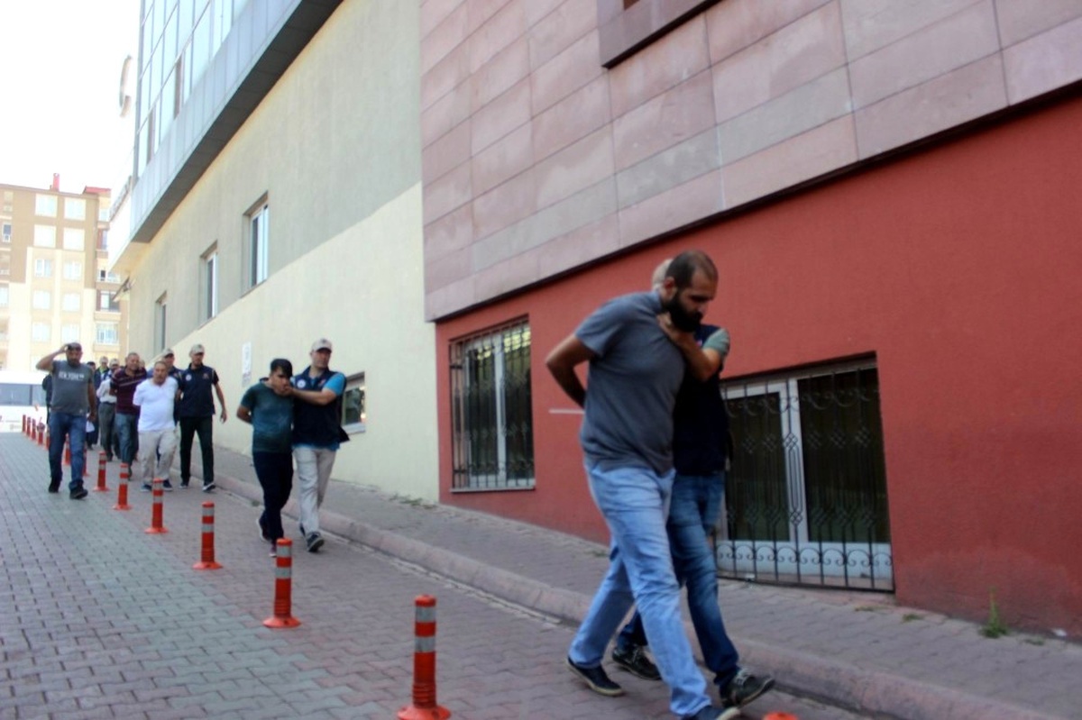 Kayseri\'de PKK Propagandası Yapan 9 Kişi Adliyeye Sevk Edildi