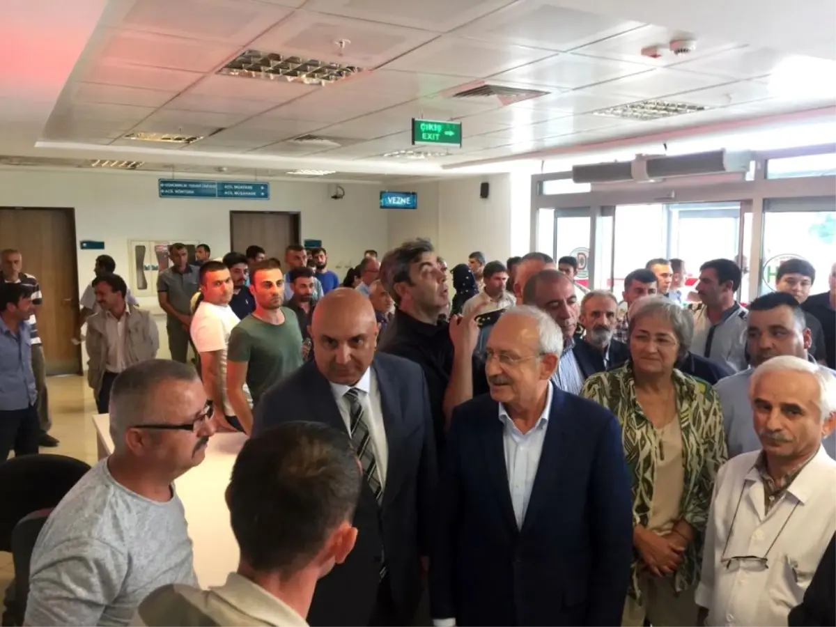 Kemal Kılıçdaroğlu, Traktör Kazasında Yaralanan İşçileri Ziyaret Etti