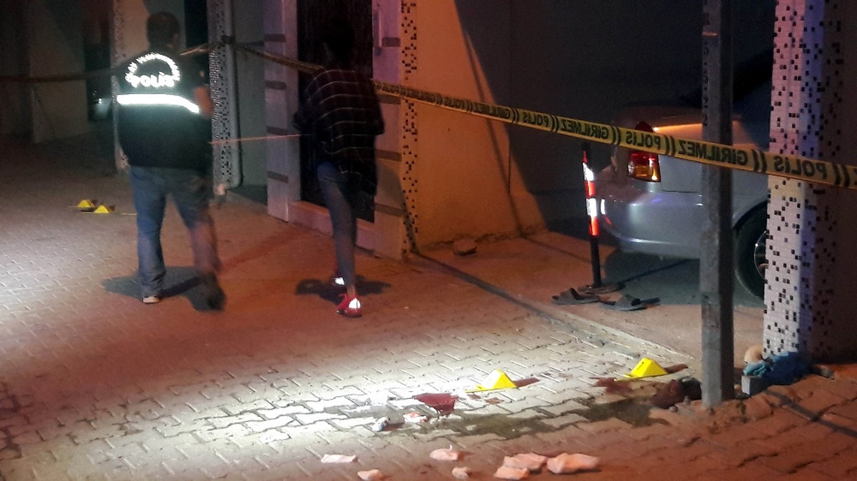 Komşuların Gürültü Kavgası: 1 Ölü, 2 Yaralı