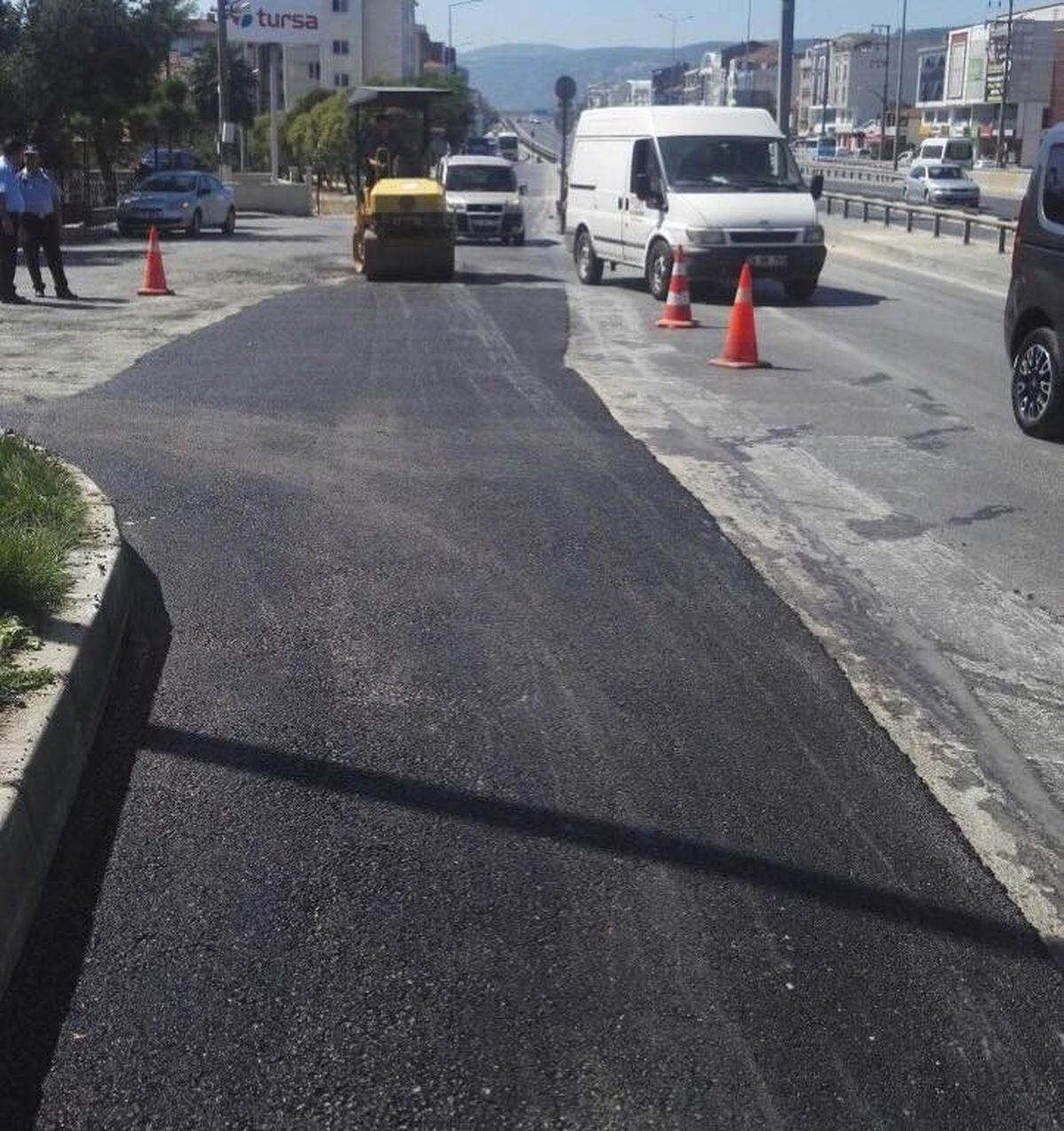 Körfez\'de Asfalt Çalışmaları Sürüyor
