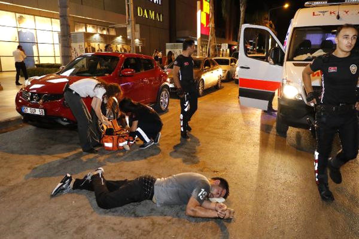 Polisle Arbedede Ağır Yaralanan Rus Turist Yoğun Bakımda