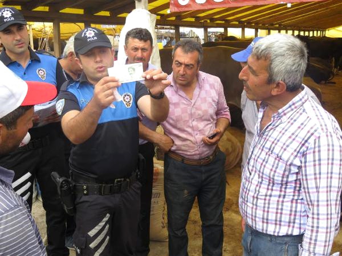 Polisten Kurban Satıcılarına Bilgilendirme
