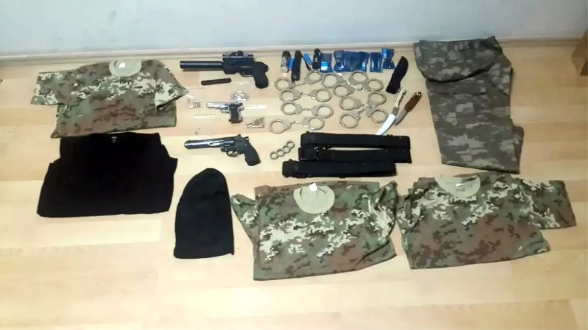 Suikast Hazırlığındaki FETÖ\'cü Teröristler Asker Kıyafeti ve Çelik Yeleklerle Yakalandı