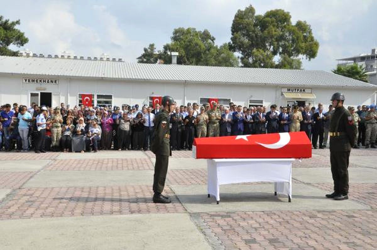 Şehit Uzman Çavuş Abdullah Akdeniz\'e Uğurlama Töreni
